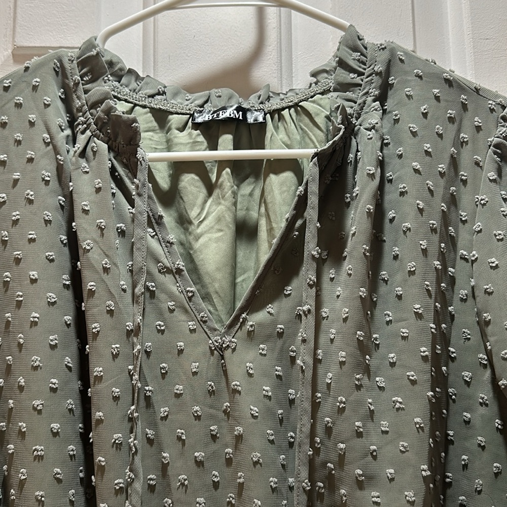 ▪️OLIVE SWISS DOT DRESS - Picture 2 of 7